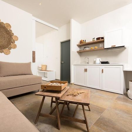 Konstantinou Deluxe Apartments Skála Marión エクステリア 写真
