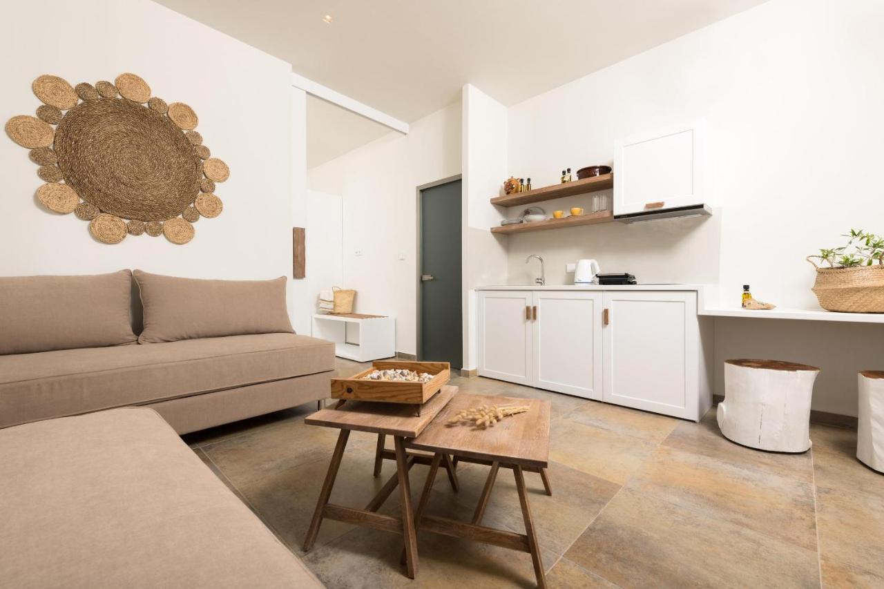 Konstantinou Deluxe Apartments Skála Marión エクステリア 写真