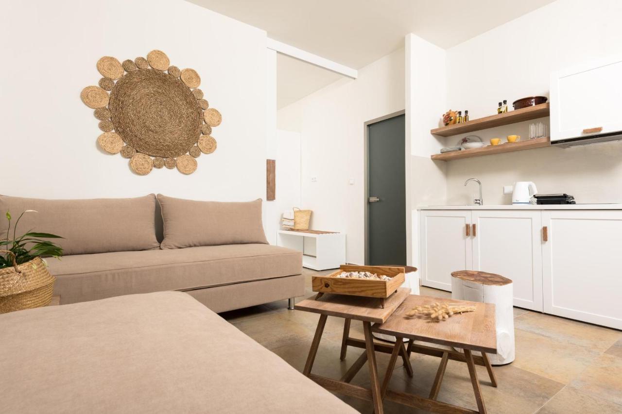 Konstantinou Deluxe Apartments Skála Marión エクステリア 写真