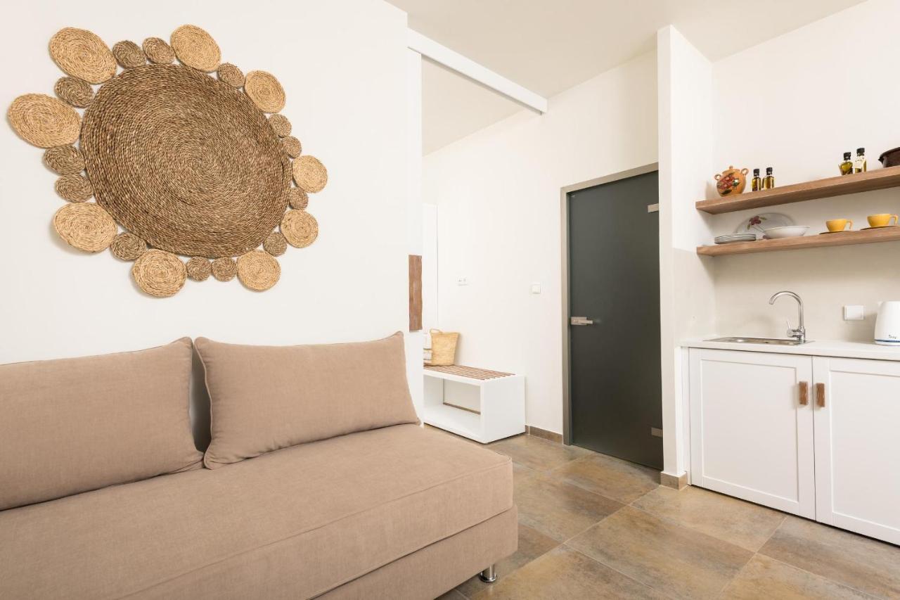 Konstantinou Deluxe Apartments Skála Marión エクステリア 写真