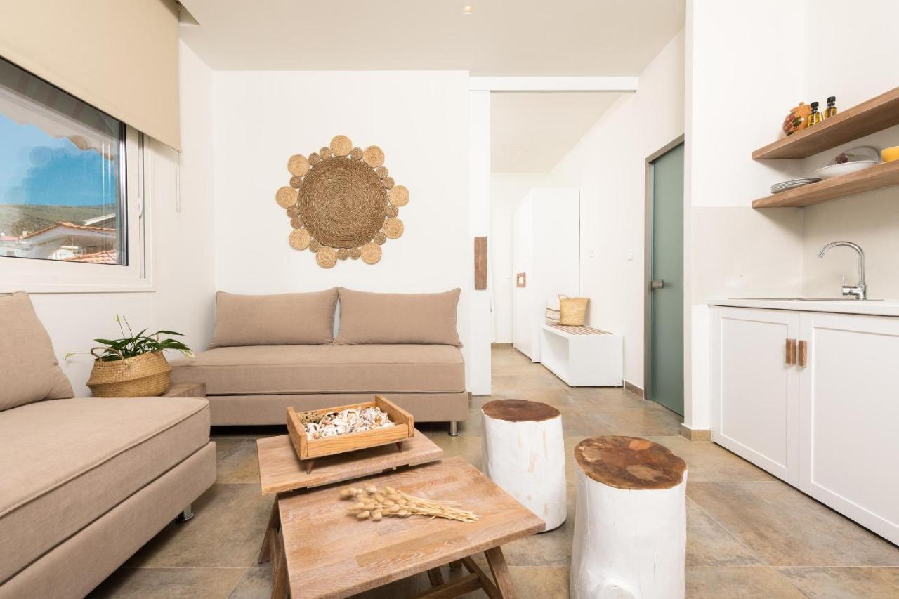 Konstantinou Deluxe Apartments Skála Marión エクステリア 写真